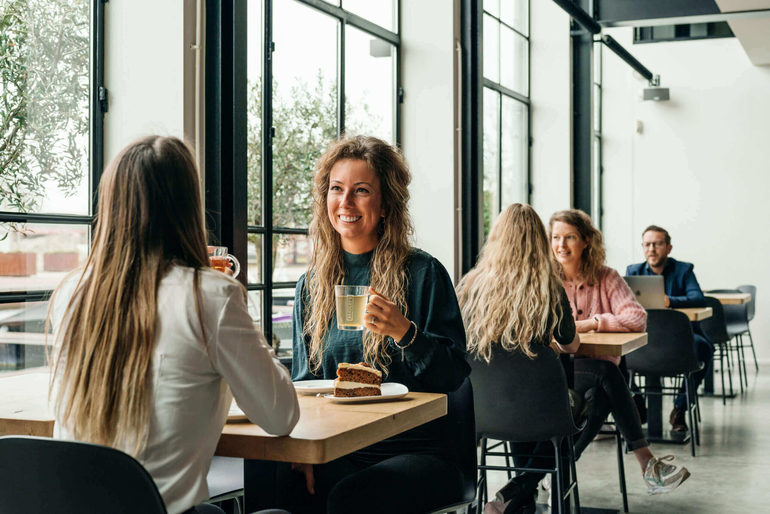 sfeerfoto: Over Bradley's, thee voor de horeca